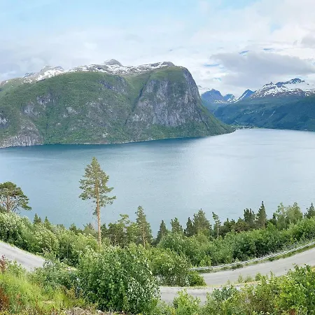 Iii Valldal